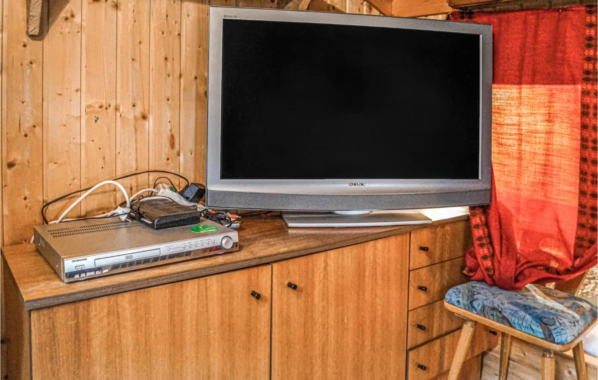 1 Bedroom Cozy Apartment In Hinterburg Экстерьер фото